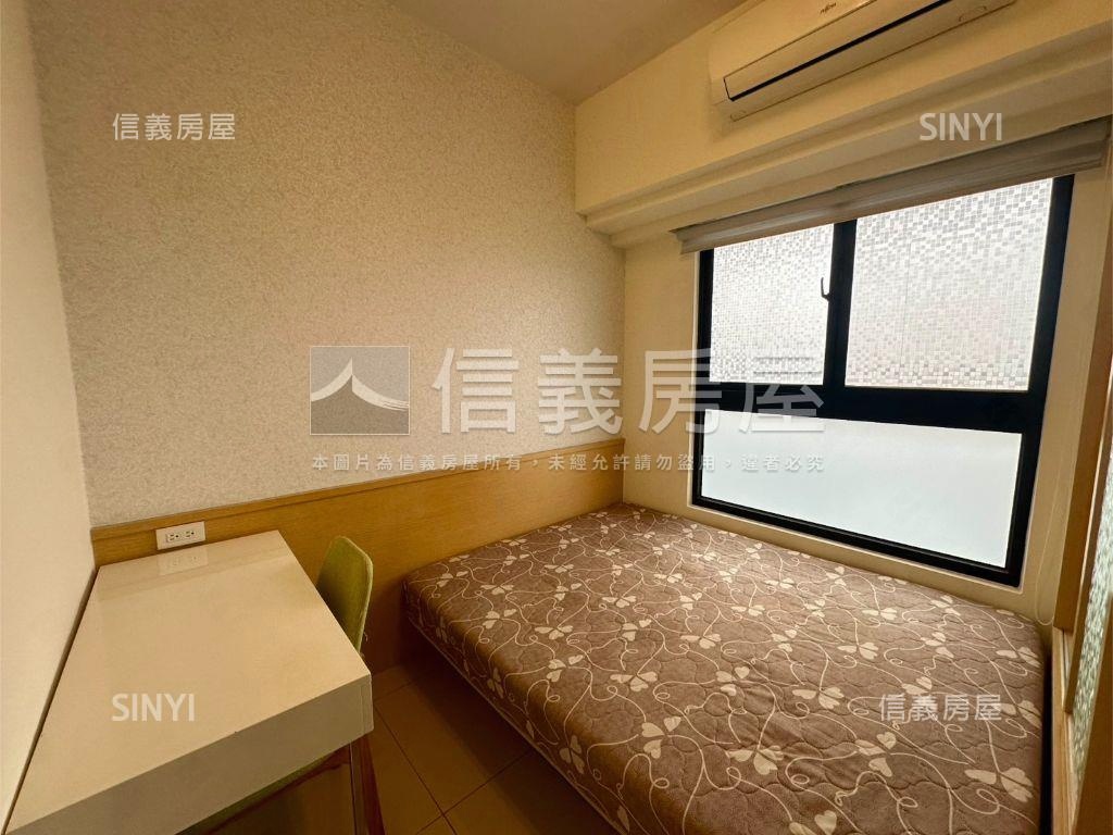 上河堤綠景成家三房車位房屋室內格局與周邊環境