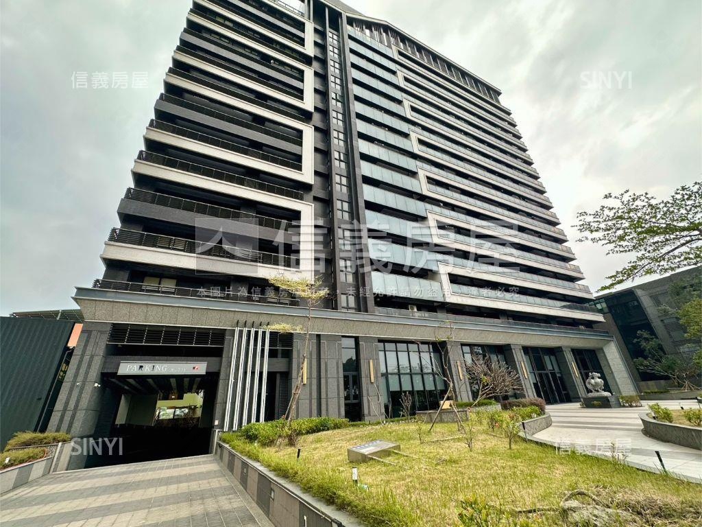 上河堤綠景成家三房車位房屋室內格局與周邊環境