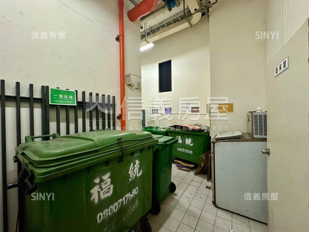 上河堤綠景成家三房車位房屋室內格局與周邊環境