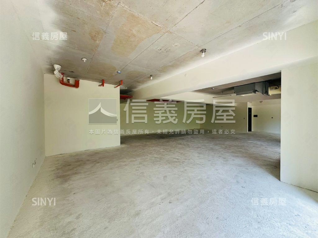 青埔高鐵華爾道夫金大店面房屋室內格局與周邊環境