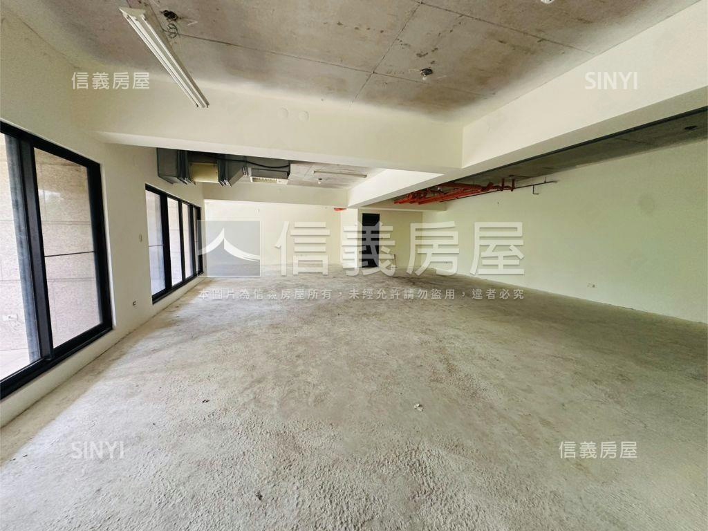 青埔高鐵華爾道夫金大店面房屋室內格局與周邊環境