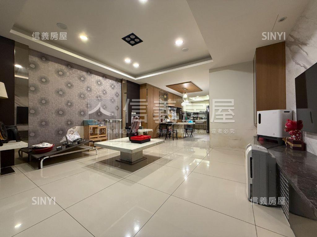 近青埔電梯透天房屋室內格局與周邊環境