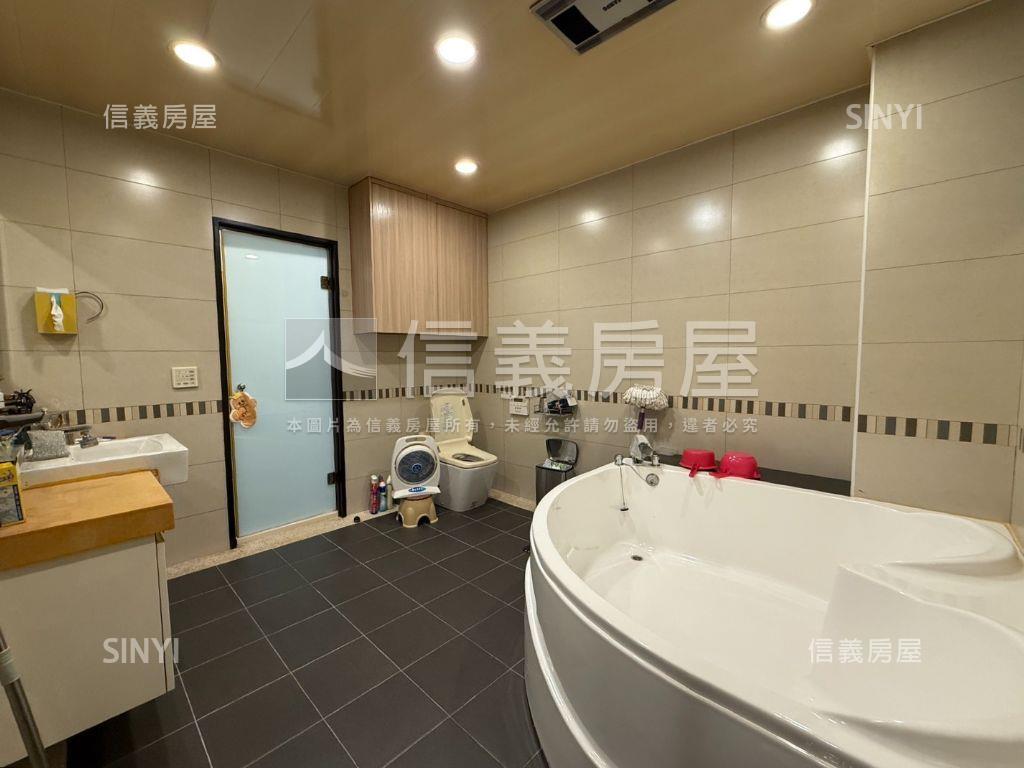 近青埔電梯透天房屋室內格局與周邊環境