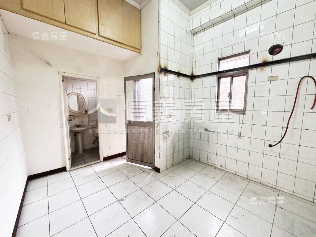 中和路７米面寬金店面房屋室內格局與周邊環境