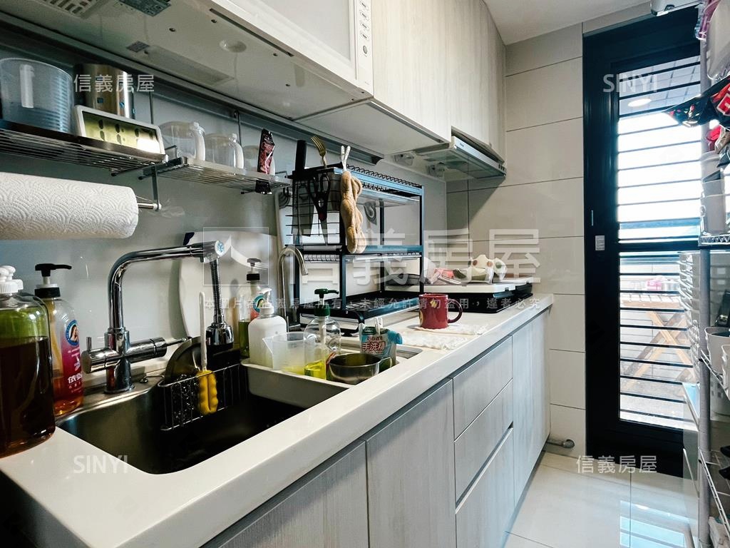 昕上城好屋況＋２車位房屋室內格局與周邊環境