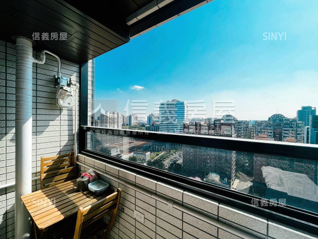 昕上城好屋況＋２車位房屋室內格局與周邊環境