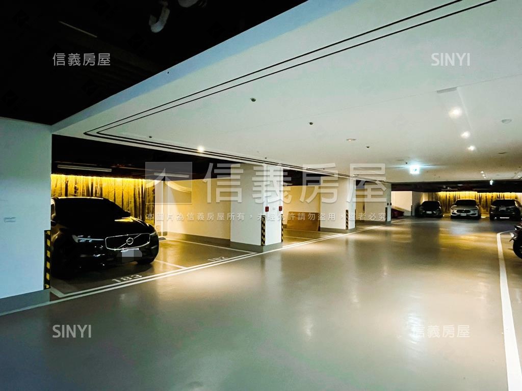 昕上城好屋況＋２車位房屋室內格局與周邊環境