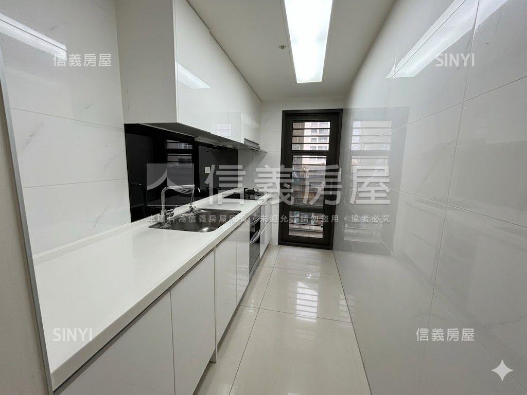 稀有高樓視野佳璽三房平車房屋室內格局與周邊環境