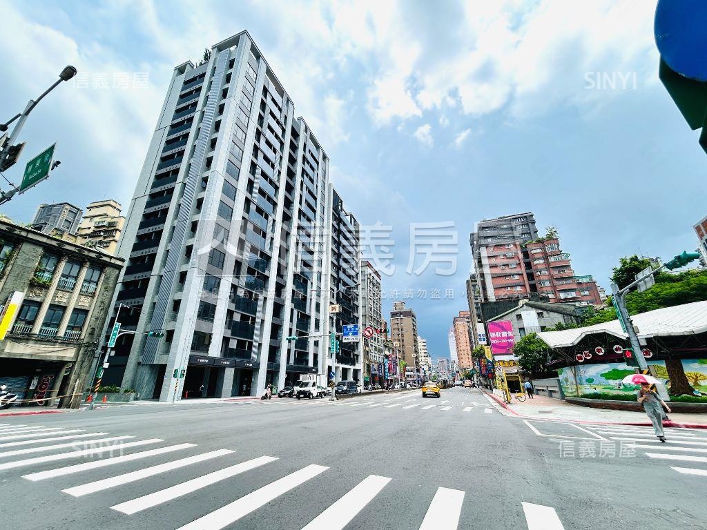 新碩面公園１０樓兩房車位房屋室內格局與周邊環境