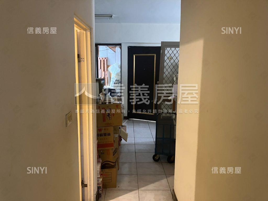 近五權車站興大電梯美三房房屋室內格局與周邊環境