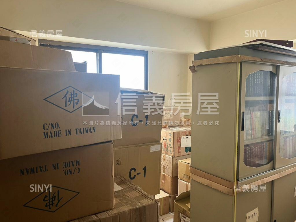 近五權車站興大電梯美三房房屋室內格局與周邊環境