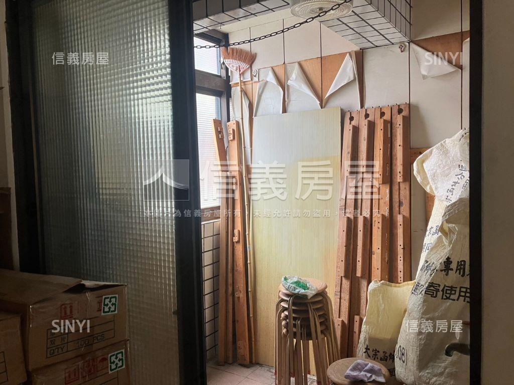 近五權車站興大電梯美三房房屋室內格局與周邊環境