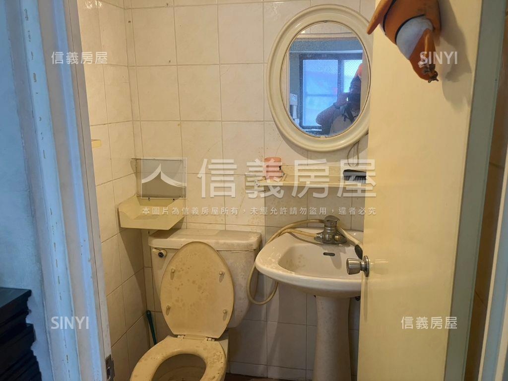 近五權車站興大電梯美三房房屋室內格局與周邊環境