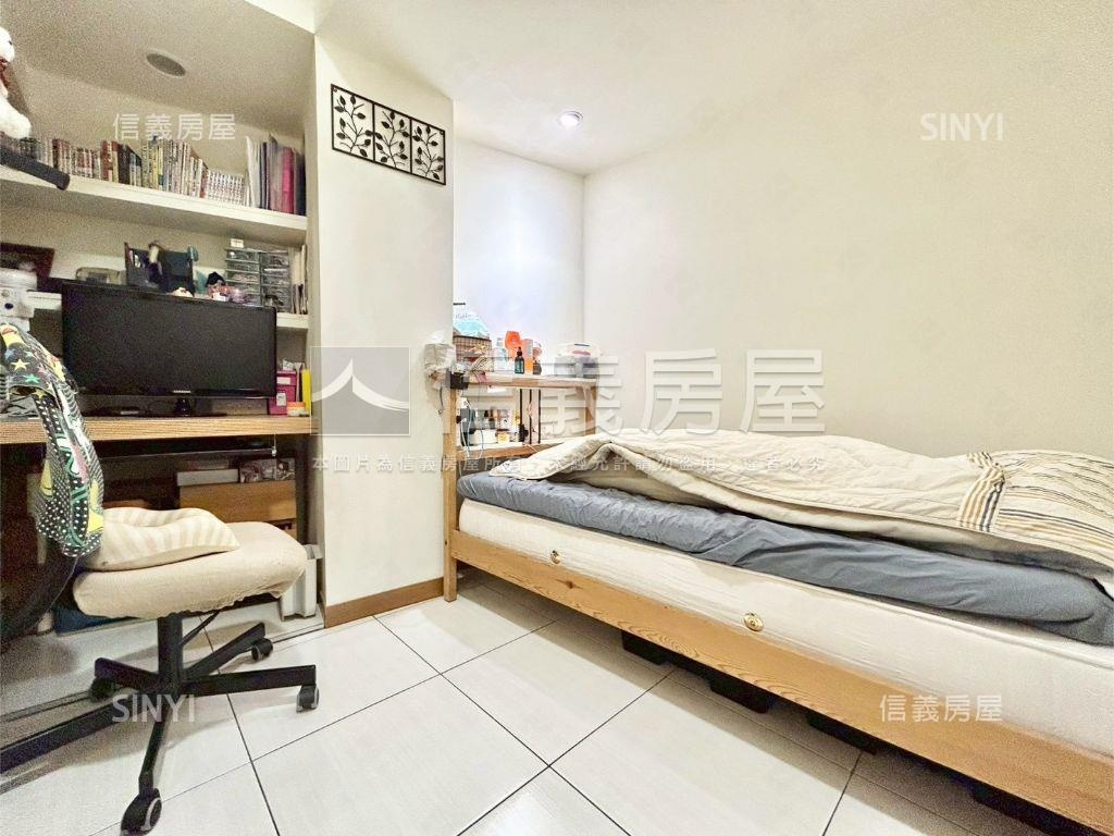 近環球˙邊間美裝華廈房屋室內格局與周邊環境