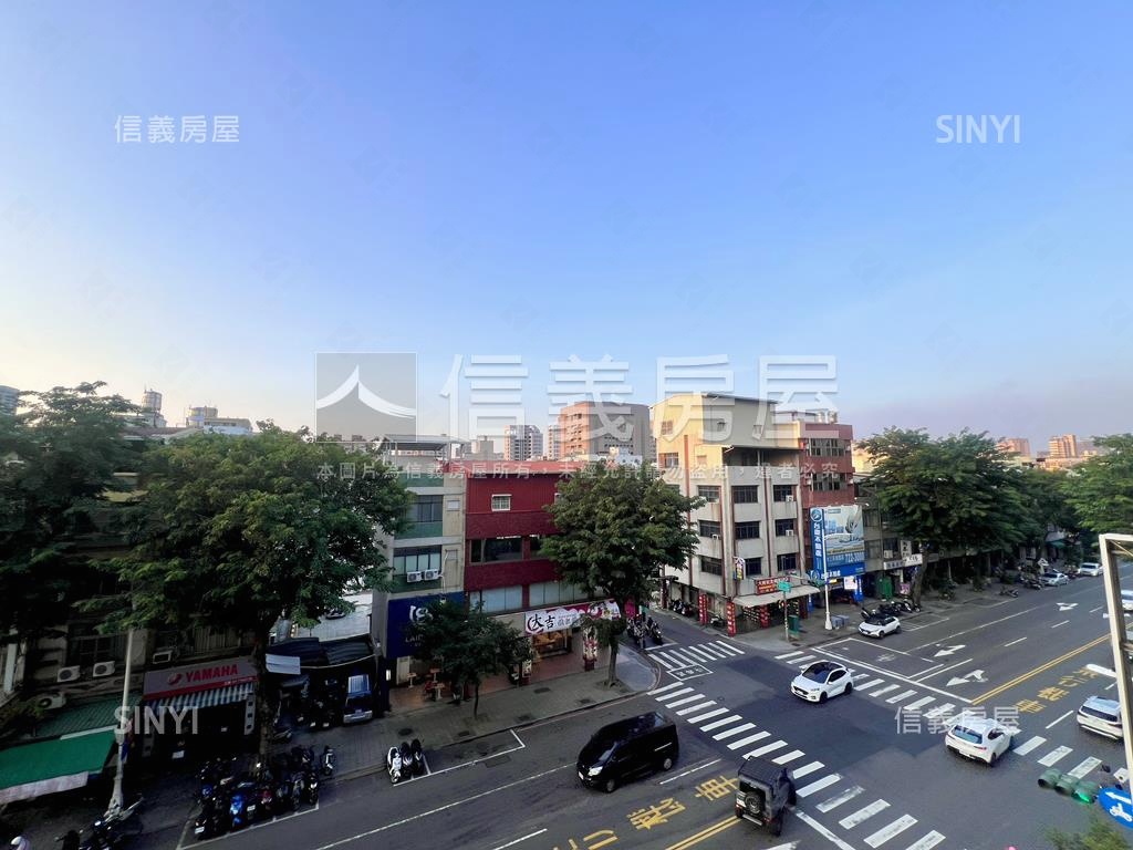 三多正路黃金透店房屋室內格局與周邊環境