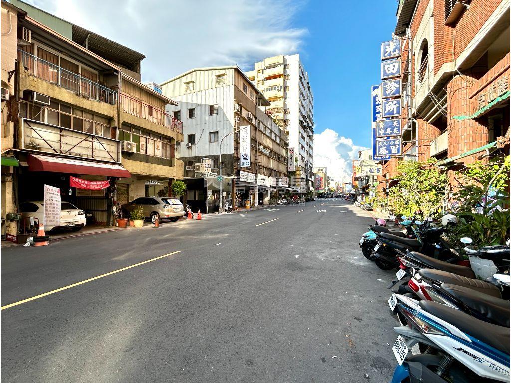 亞灣區三房雙平車稀有釋出房屋室內格局與周邊環境