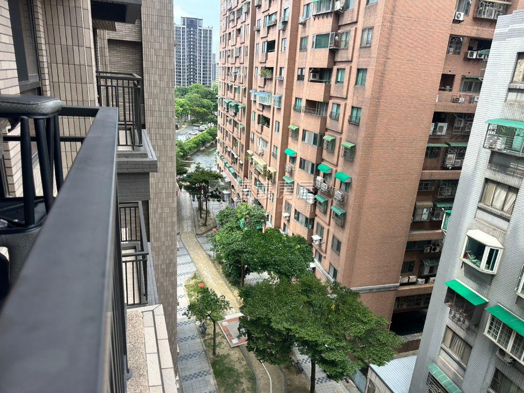 佳陞吉市稀有兩房雙衛房屋室內格局與周邊環境