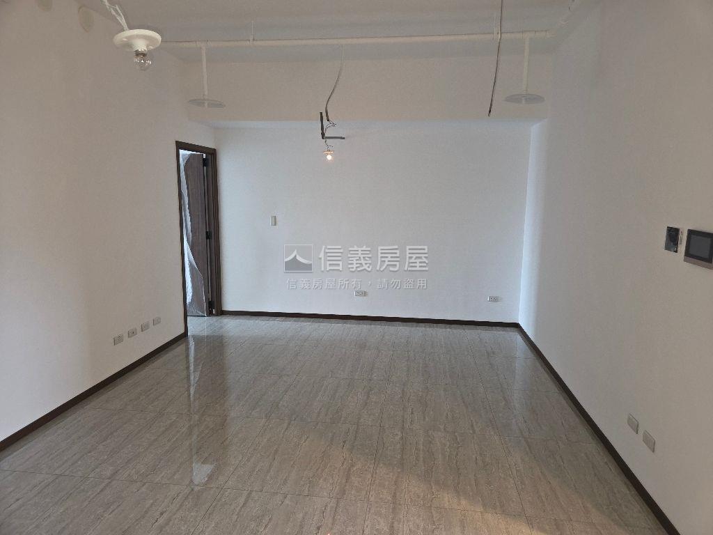全坤１０１高樓兩房房屋室內格局與周邊環境