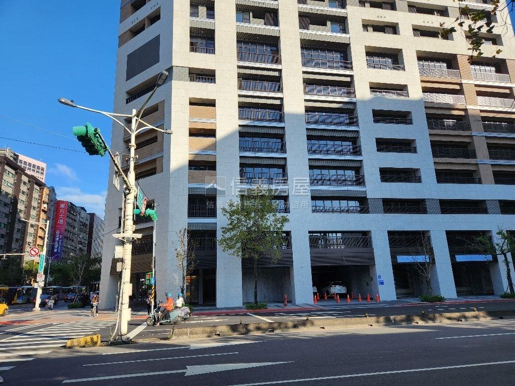 全坤１０１高樓兩房房屋室內格局與周邊環境