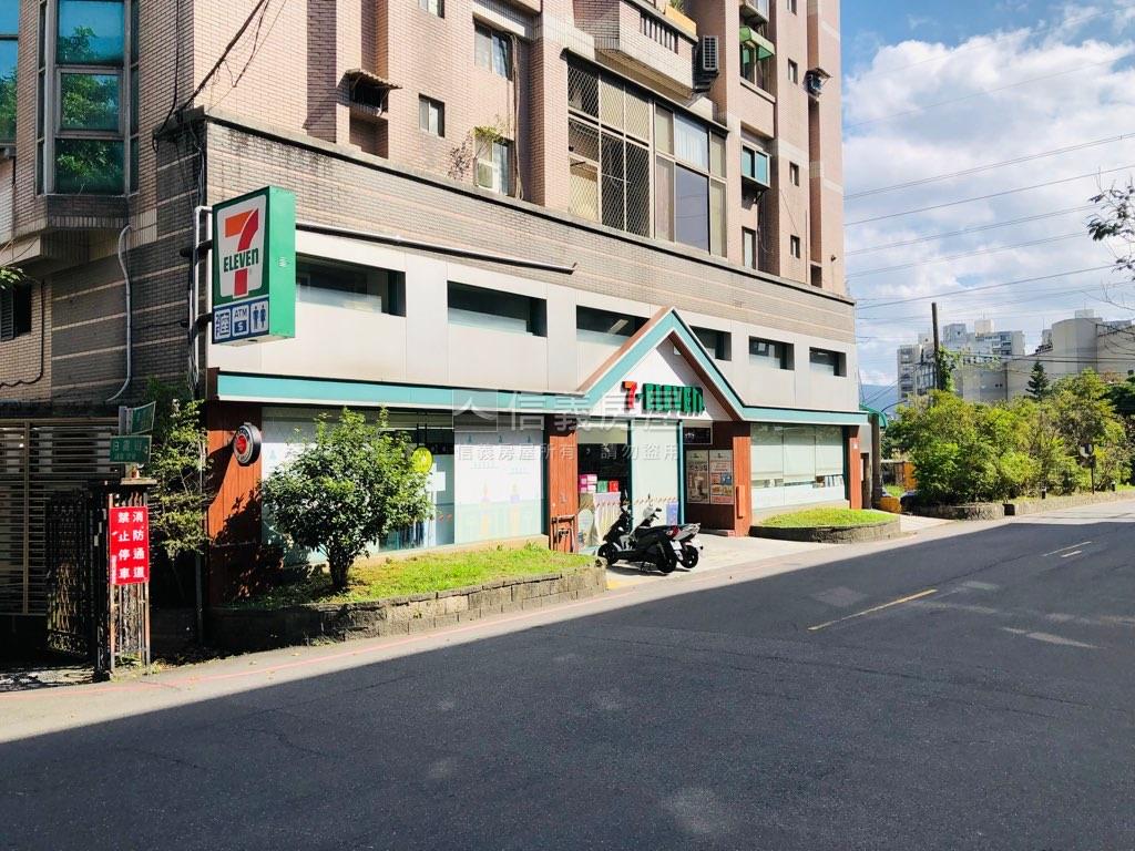 稀有７－１１旁車庫透天房屋室內格局與周邊環境