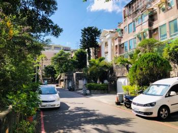 伯爵７－１１旁車庫透天