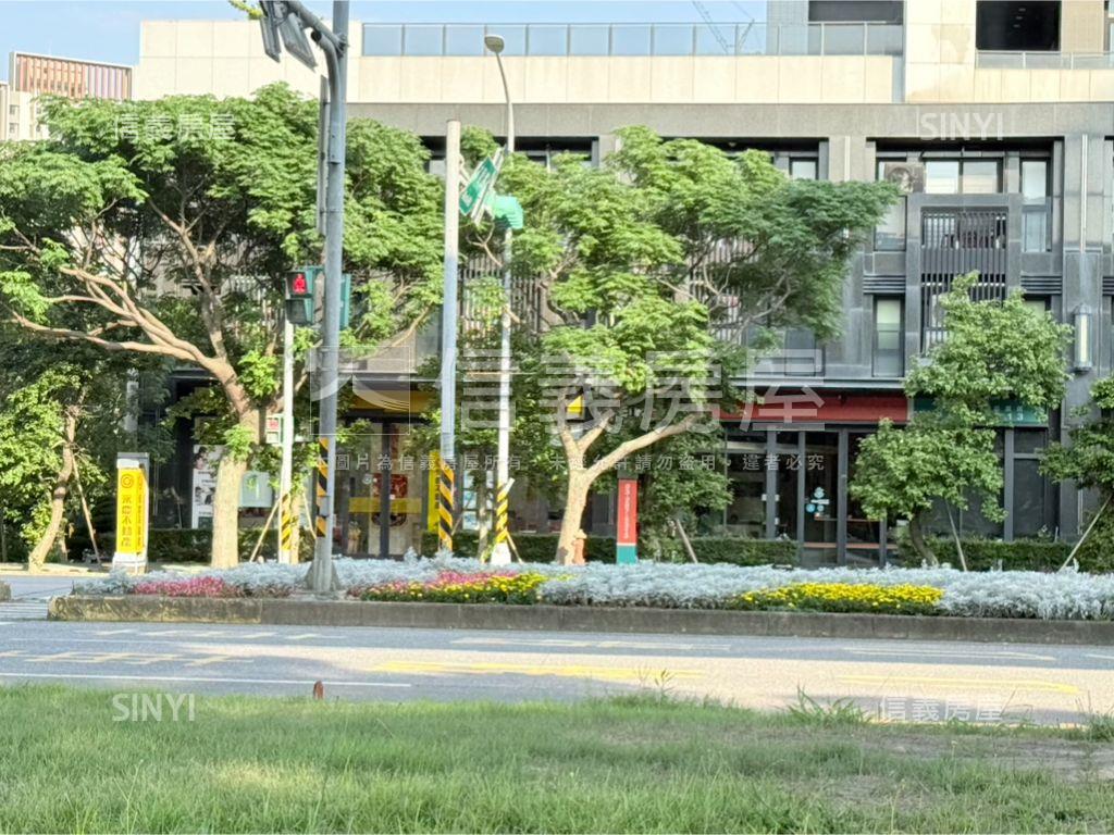 桃園重劃區近高鐵站店面房屋室內格局與周邊環境