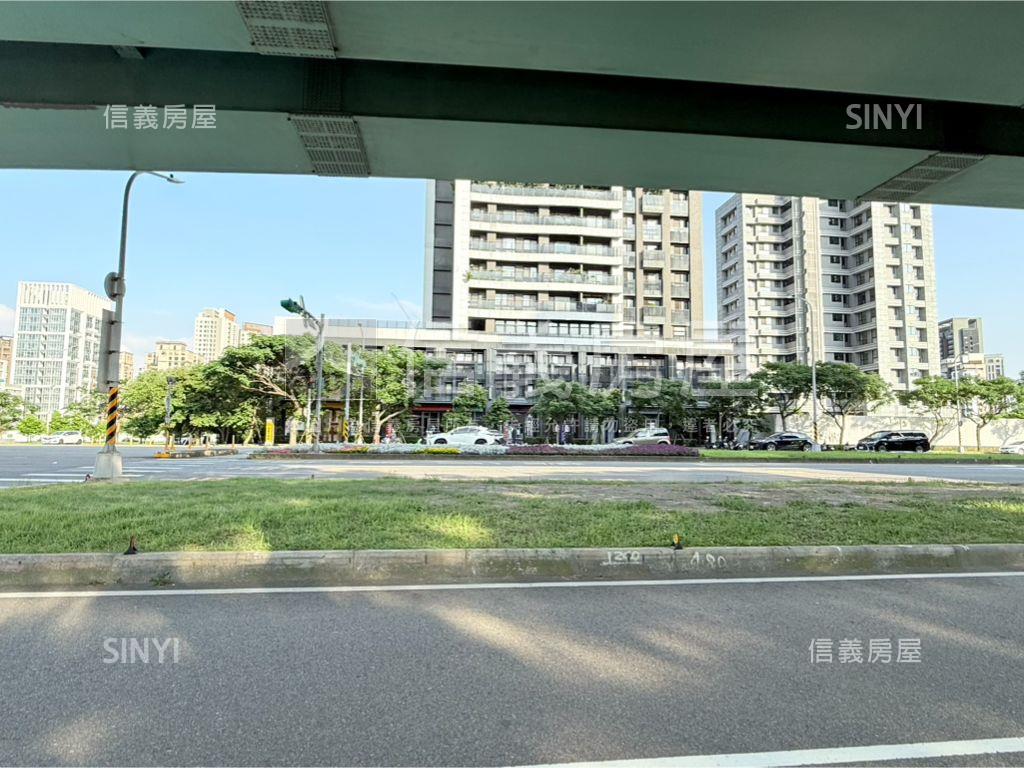 桃園重劃區近高鐵站店面房屋室內格局與周邊環境