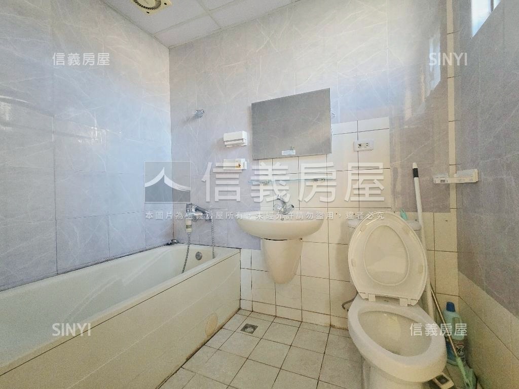 近捷運～低公設華廈次高樓房屋室內格局與周邊環境