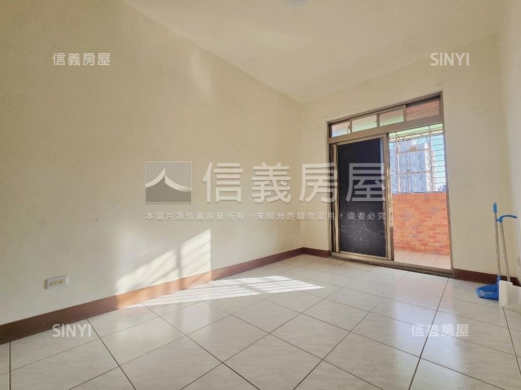 近捷運～低公設華廈次高樓房屋室內格局與周邊環境