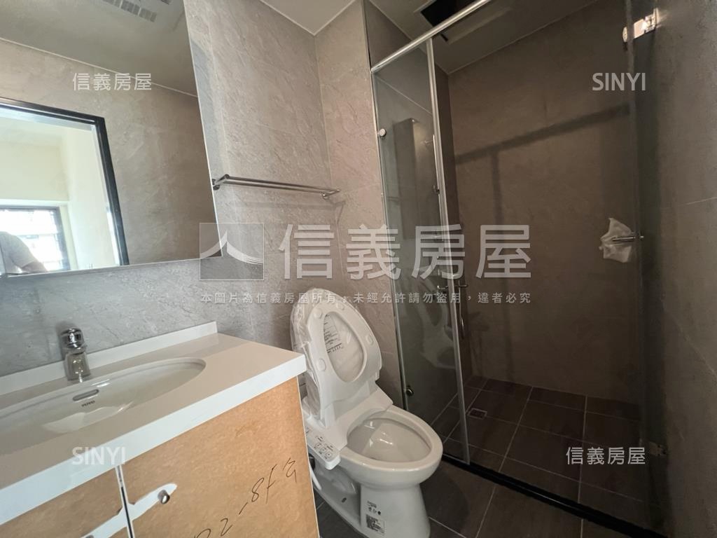 尊爵芳洲三房坡平車位房屋室內格局與周邊環境