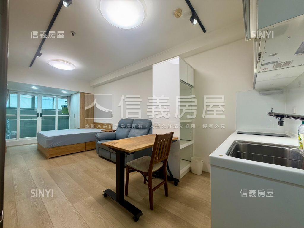 稀有裝潢美屋。露臺戶房屋室內格局與周邊環境