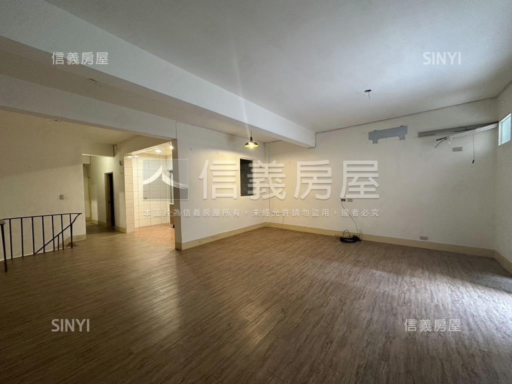 花園庭院一樓房屋室內格局與周邊環境