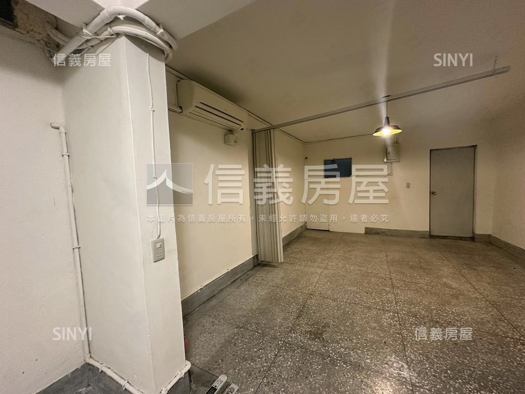 花園庭院一樓房屋室內格局與周邊環境