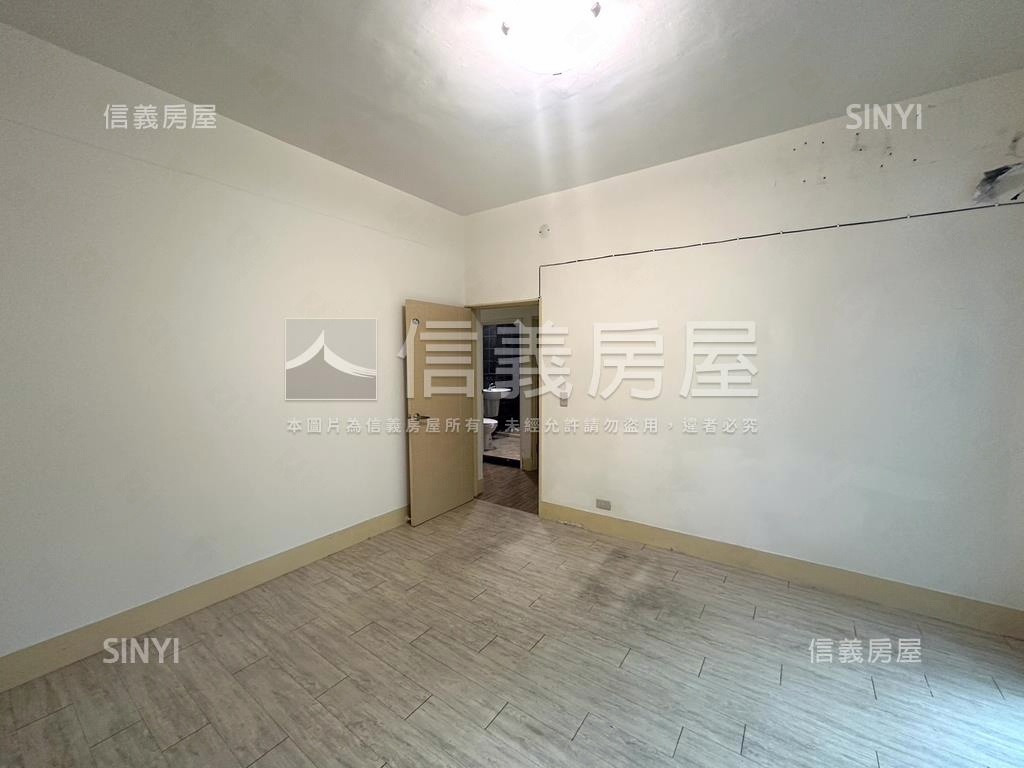 花園庭院一樓房屋室內格局與周邊環境