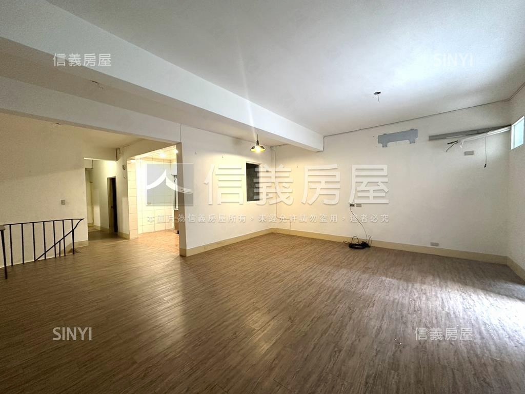 花園庭院一樓房屋室內格局與周邊環境