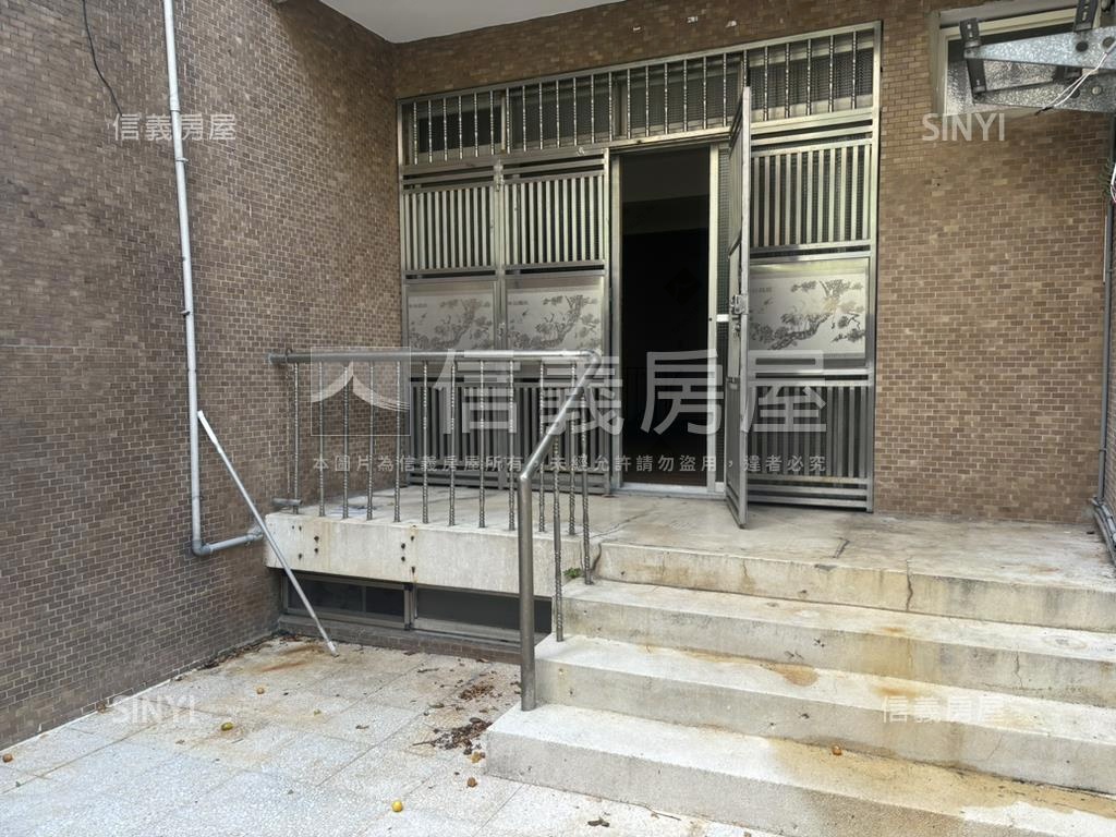 花園庭院一樓房屋室內格局與周邊環境