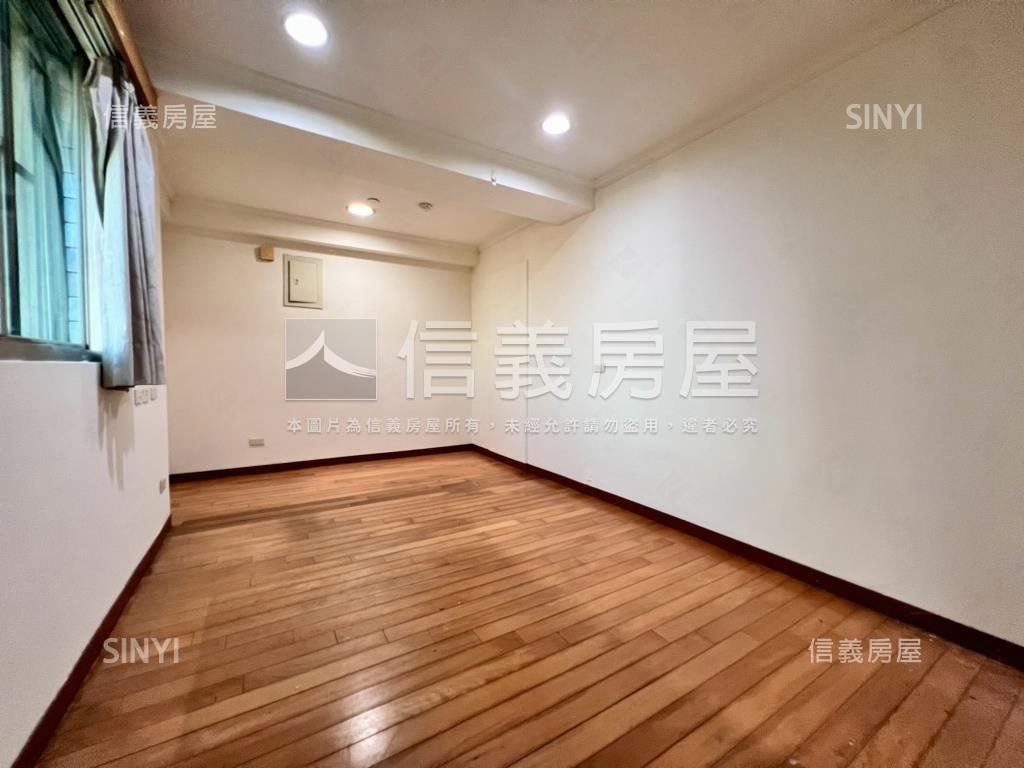 東苑風荷心曠神怡樓中樓房屋室內格局與周邊環境