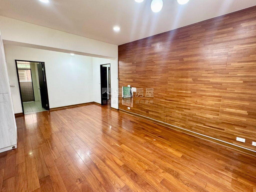 新界·高樓邊間採光三房房屋室內格局與周邊環境