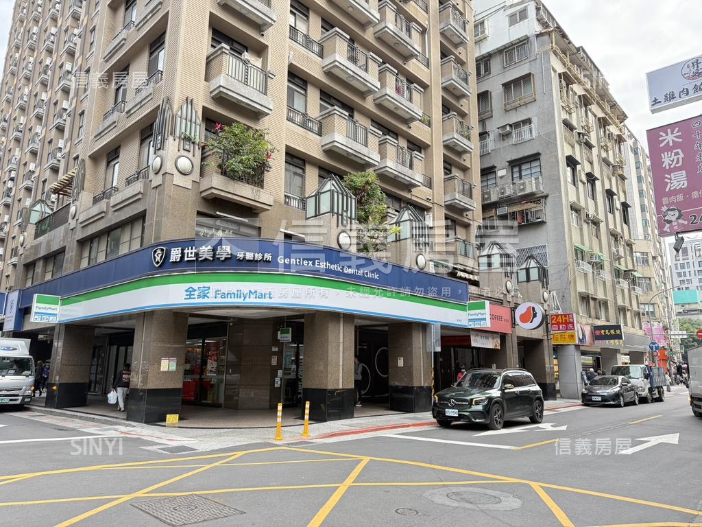 晴光雙城ＰＵＢ街黃金店面房屋室內格局與周邊環境