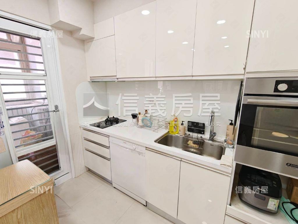 店長推薦伊通街電梯三房房屋室內格局與周邊環境