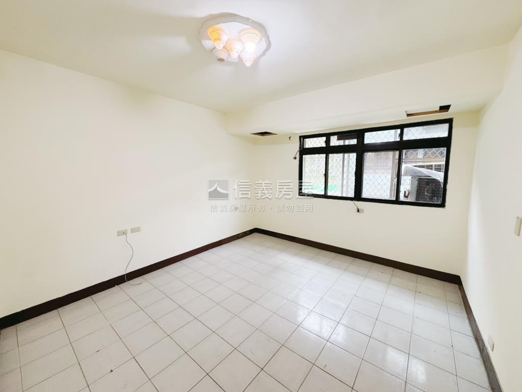 一層一戶公寓二樓房屋室內格局與周邊環境