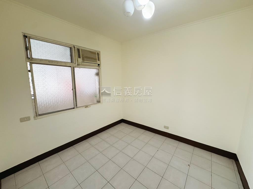 一層一戶公寓二樓房屋室內格局與周邊環境