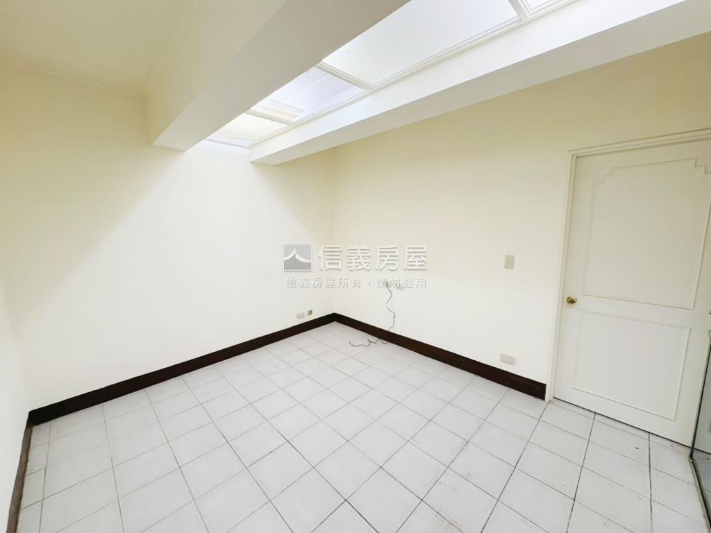 一層一戶公寓二樓房屋室內格局與周邊環境