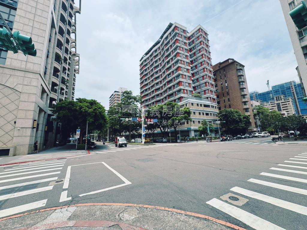 一層一戶公寓二樓房屋室內格局與周邊環境