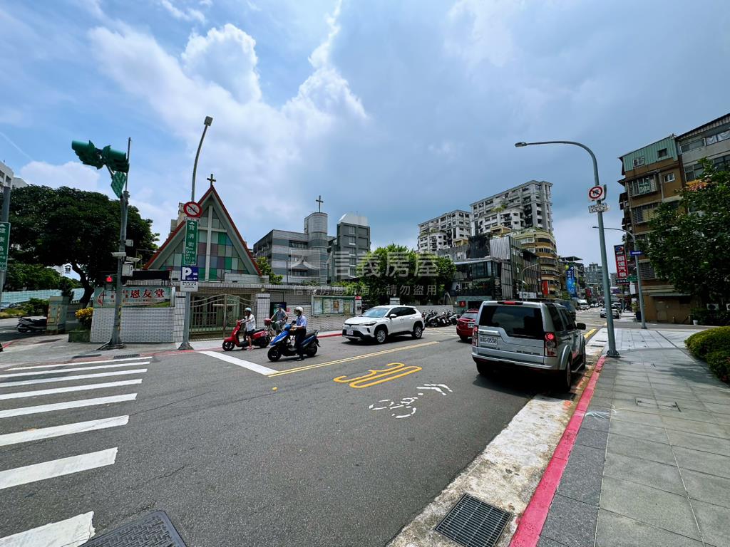 一層一戶公寓二樓房屋室內格局與周邊環境