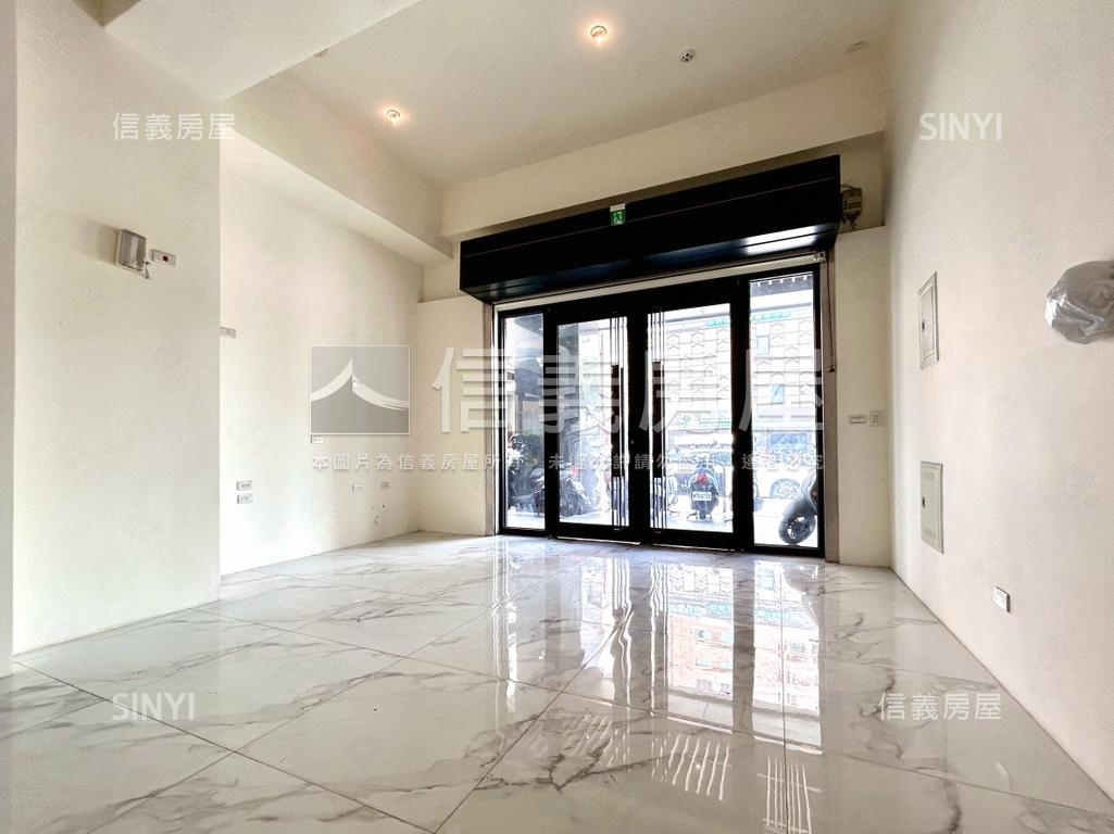 亞灣區邊間醒目金店面房屋室內格局與周邊環境