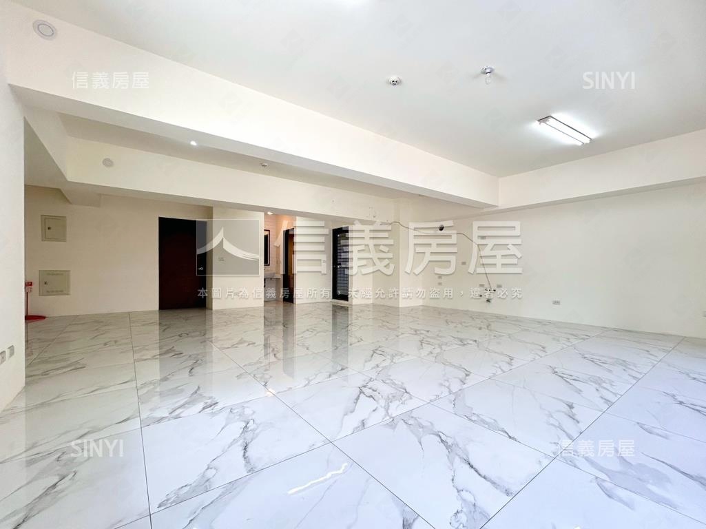 亞灣區邊間醒目金店面房屋室內格局與周邊環境