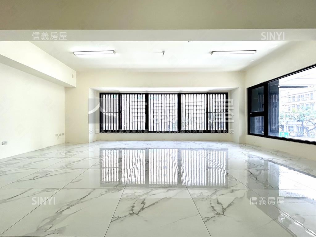 亞灣區邊間醒目金店面房屋室內格局與周邊環境