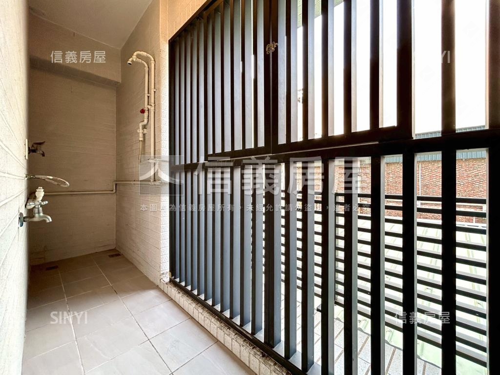 亞灣區邊間醒目金店面房屋室內格局與周邊環境