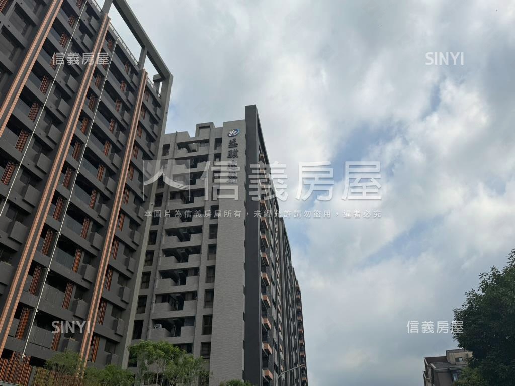 豐盛之城兩房車位房屋室內格局與周邊環境